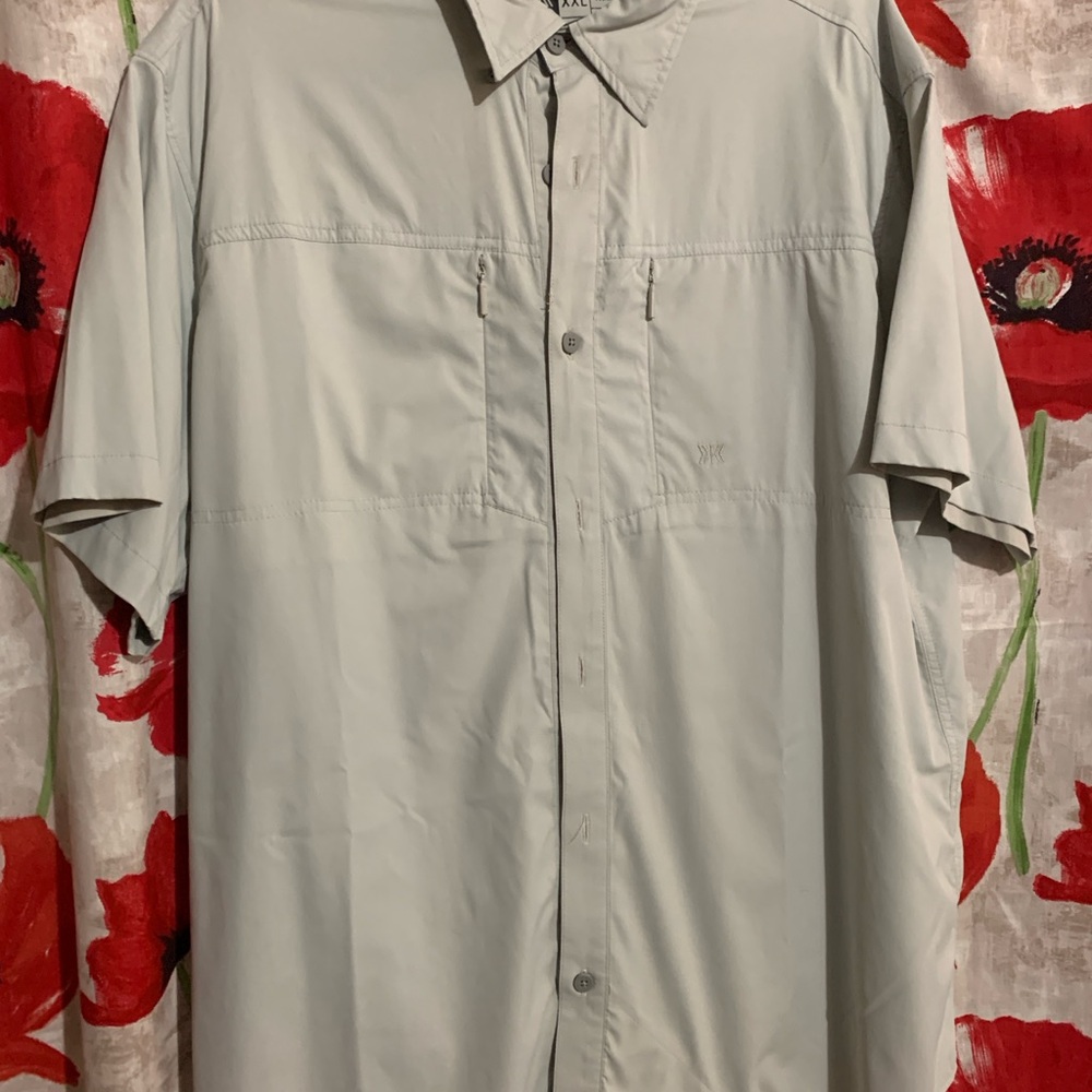 Light Gray Short Sleeve Button-Up Shirt